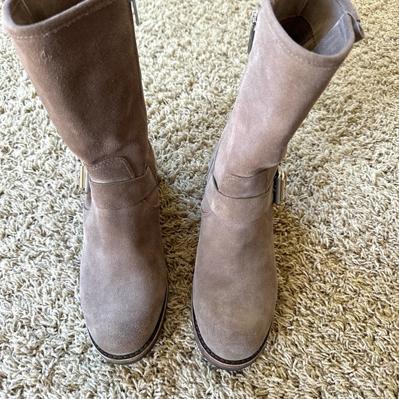 Vince, Camuto, WadeLyn suede moto boot, beige with chrome buckles, and details - Picture 4 of 7